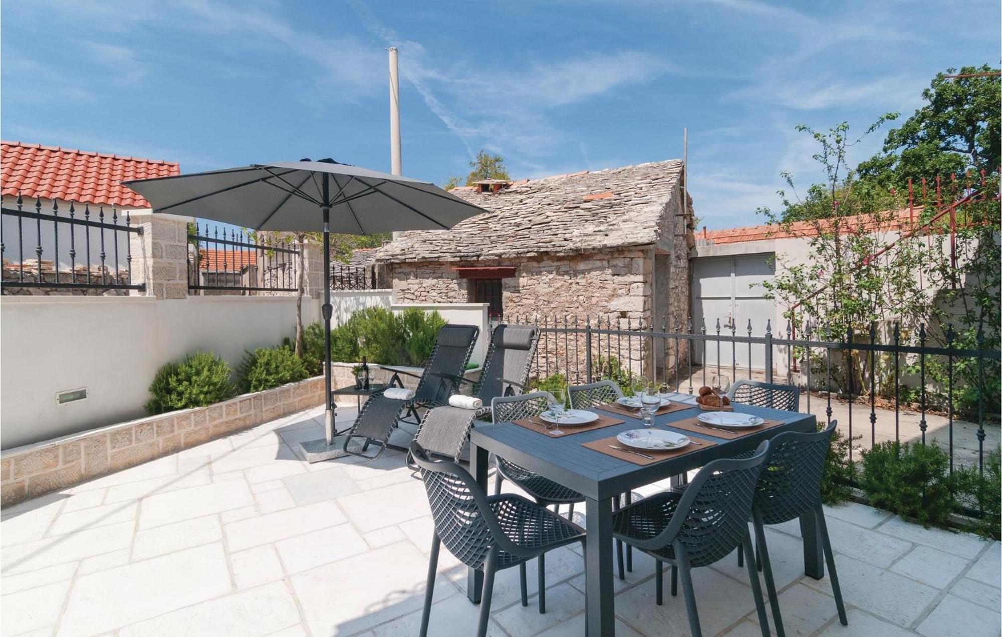 Stunning Home In Primosten With Kitchen ภายนอก รูปภาพ