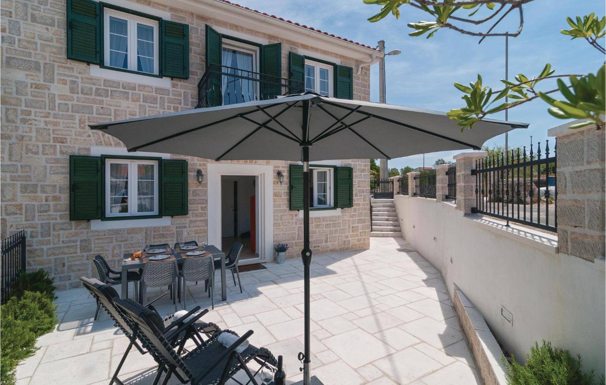 Stunning Home In Primosten With Kitchen ภายนอก รูปภาพ